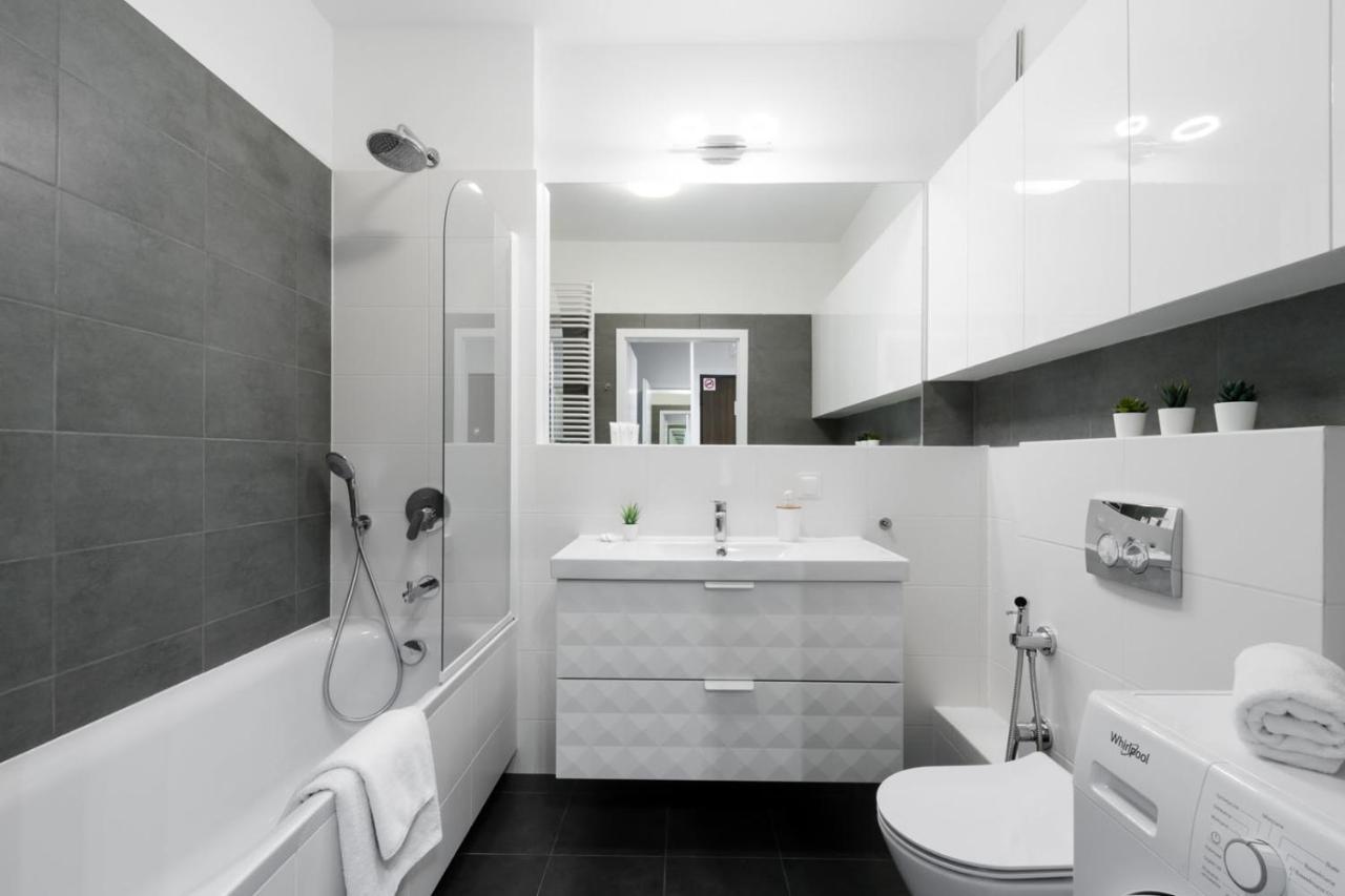 ורשה P&O Serviced Apartments Woronicza מראה חיצוני תמונה